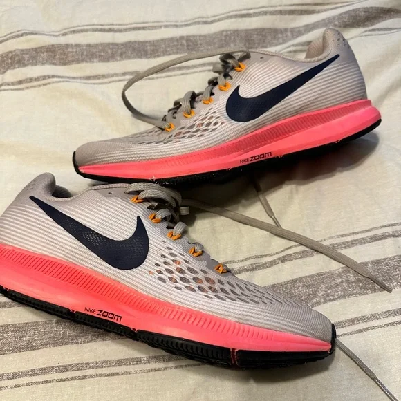 Nike Zooms Shoes Like New - Picture 3 of 4